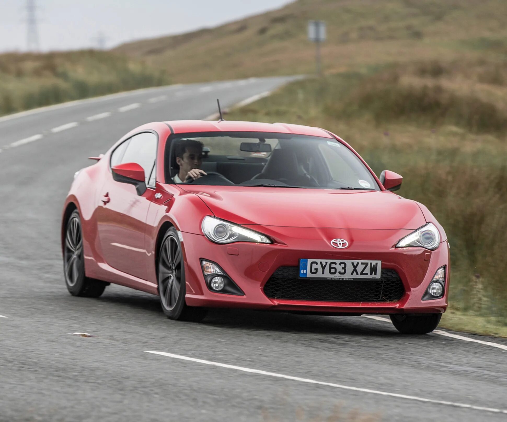 Subaru brz и toyota gt 86 и scion. Субару brz и toyota gt 86. Гт 86 и брз. Toyota gt86 и subaru brz. Toyota 86 subaru brz.