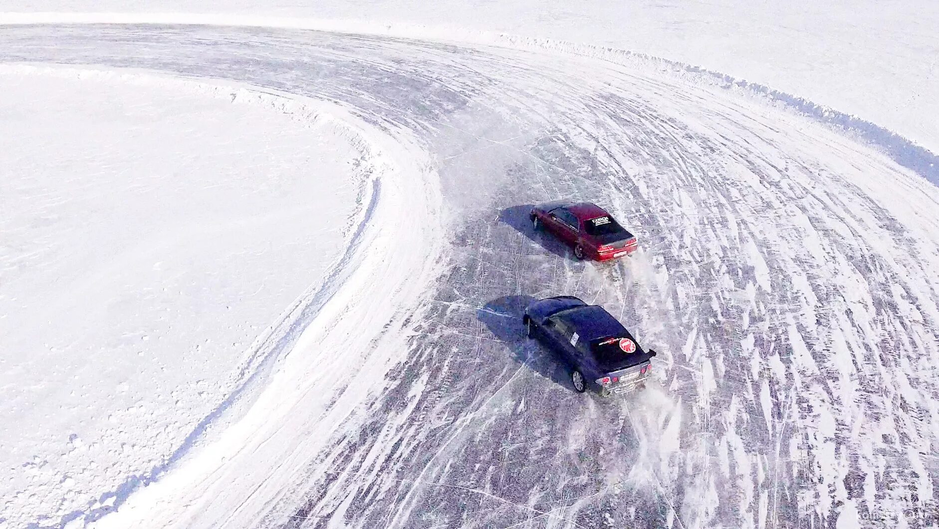 Крутой поворот обманчивый лед. Пейзаж с дорогой. Интерьер в поворот фото. Нокия крутой поворот. Дрифт на льду.