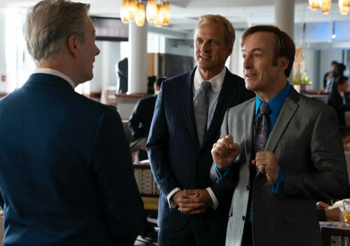 Лучше звоните солу джимми макгилл. Bob odenkirk saul goodman. Better call saul. Better call saul кадры. Лучше звоните со.
