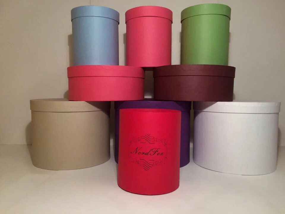 Диаметры шляпных коробок. Диаметр шляпной коробки. Шляпная коробка 40 см диаметр. Размеры шляпных коробок. Голубая шляпная коробка.