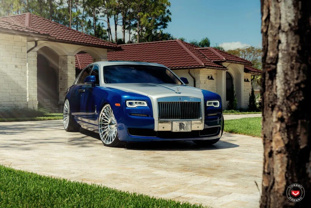Диски роллс ройс. Rolls Royce Ghost диски. Rolls Royce Ghost 2021 на Vossen. Rolls Royce Ghost Mansory 2022. Rolls Royce Ghost.