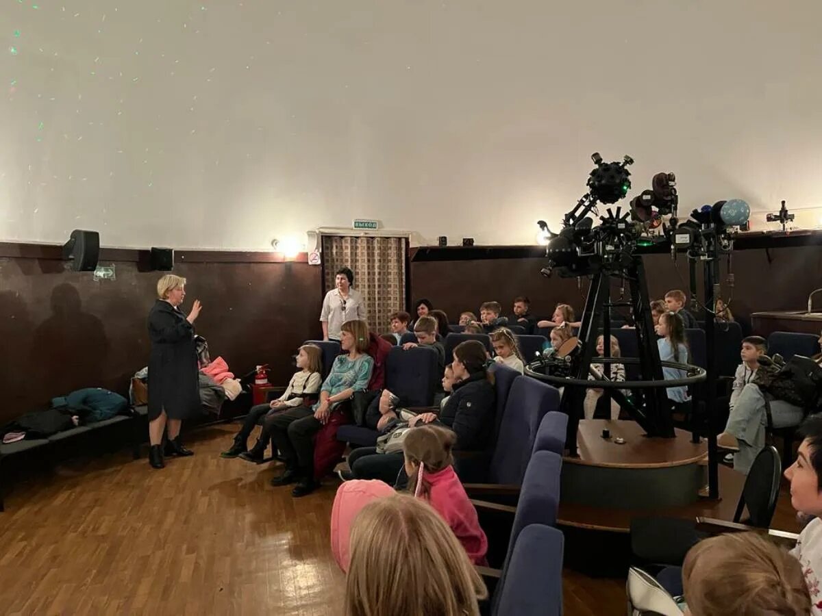 елка в планетарии 2023