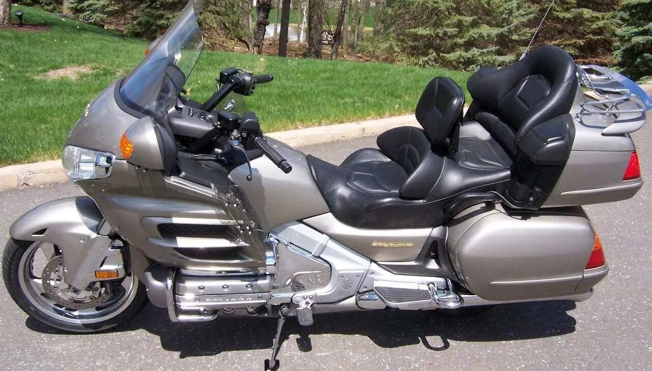 Honda Gold Wing 1800 2003. Honda Gold Wing 1800. Holda Gold VIN 1800. Honda Gold Wing 2003.