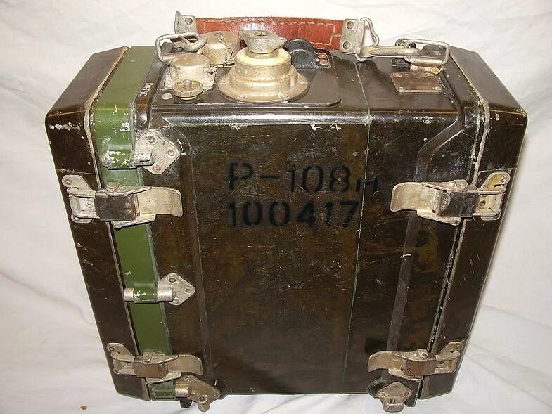 Р 105 м содержание. Армейская рация р-108м. радиостанция мт 2 р 108. радиостанция р-108м характеристики. р-105 р-107 радиостанция.