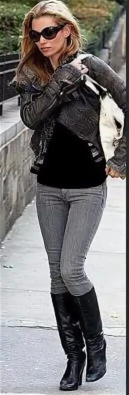 Японские баскетболистки. 150 сантиметров рост. Черное платье и ботфорты без каблука. Японки баскетболистки. Женщина рост 130 см.