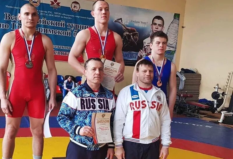 Греко римская борьба партер. Упражнения для борьбы. Борцы алании фото. Ильдус ямуков греко-римская борьба. Греко-римская борьба картинки.