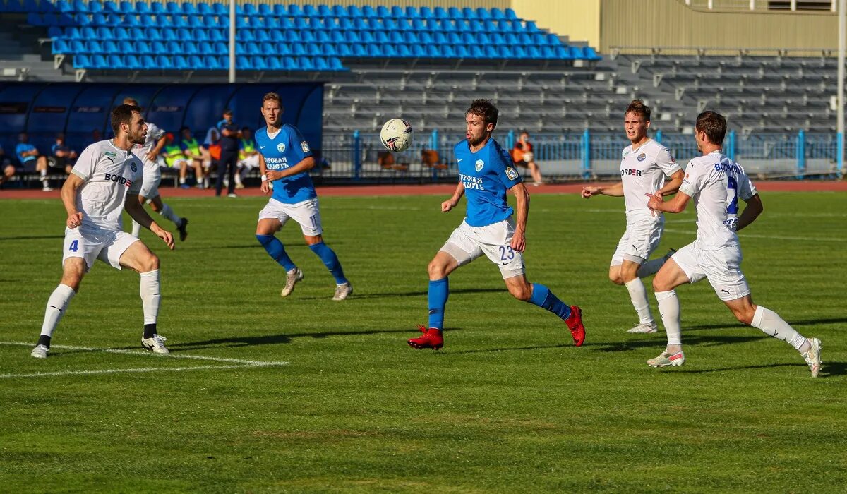 Калуга авангард курск. Авангард 2011 Курск. Авангард Курск 2011 года рождения. Поле Авангард Курск. Авангард Курск форма.