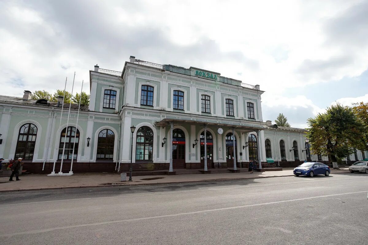 Вокзал города курска. Чехов город привокзальная площадь. Привокзальная площадь 4 ростов-на-дону. Псков привокзальная площадь. Пушкин – вокзальная площадь.