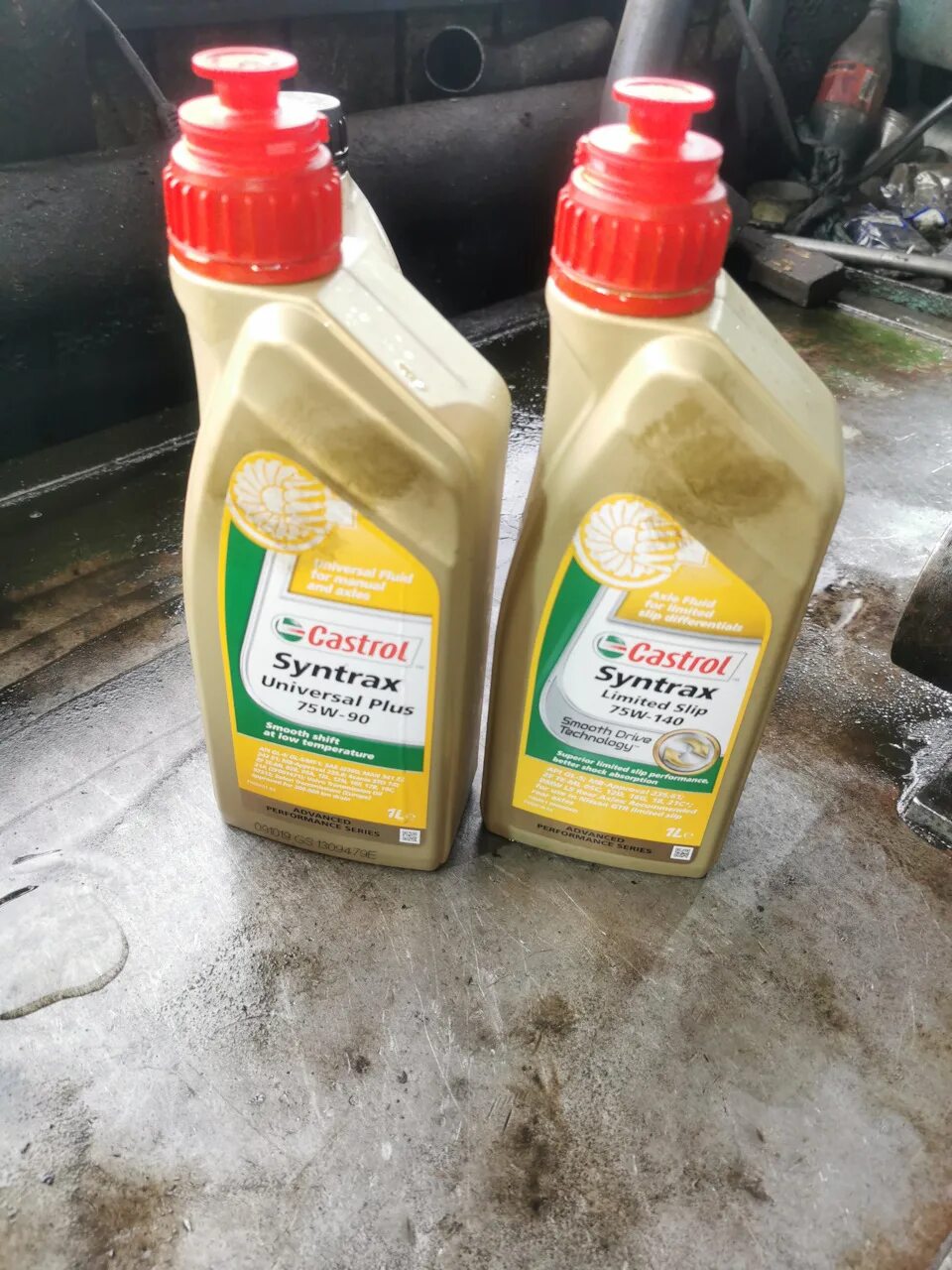Масло в задний мост тигуан 2008. Масло в передний редуктор. Масло в редуктор бмв х5 е53. Масло в редуктор заднего моста бмв x1. 2877922 polaris.