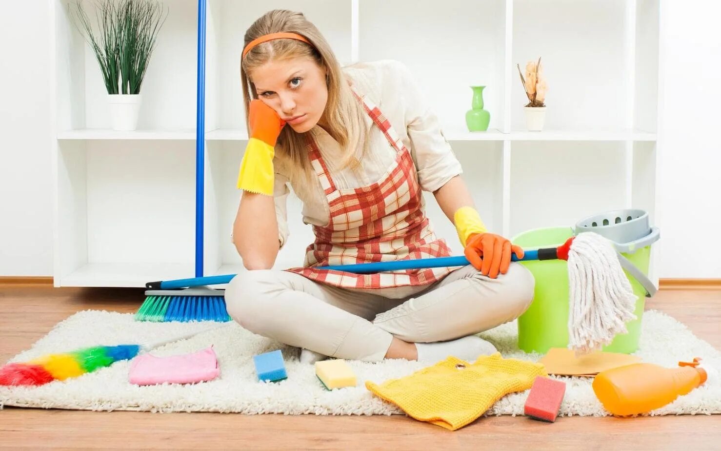 Woman cleaning. Чистота и порядок в доме. Чистота в доме. Убираться в доме. Уборка квартир.