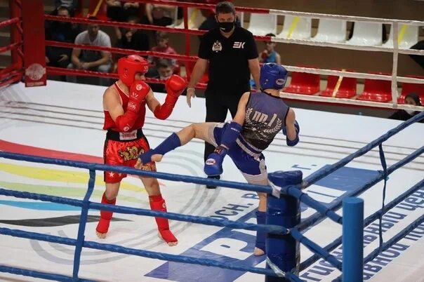 Тайский бокс девушки. Змс по тайскому боксу. Чемпионат по муай тай 2024. Первенство тайского бокса смоленск 2022г. Тайский бокс ангарск здание.