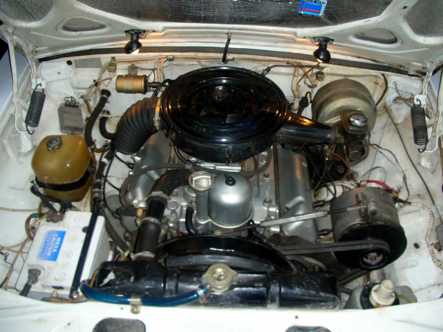 ГАЗ 24 24 двигатель. Волга ГАЗ 24 v8. ГАЗ 2424 v8. V8 ЗМЗ 2424.