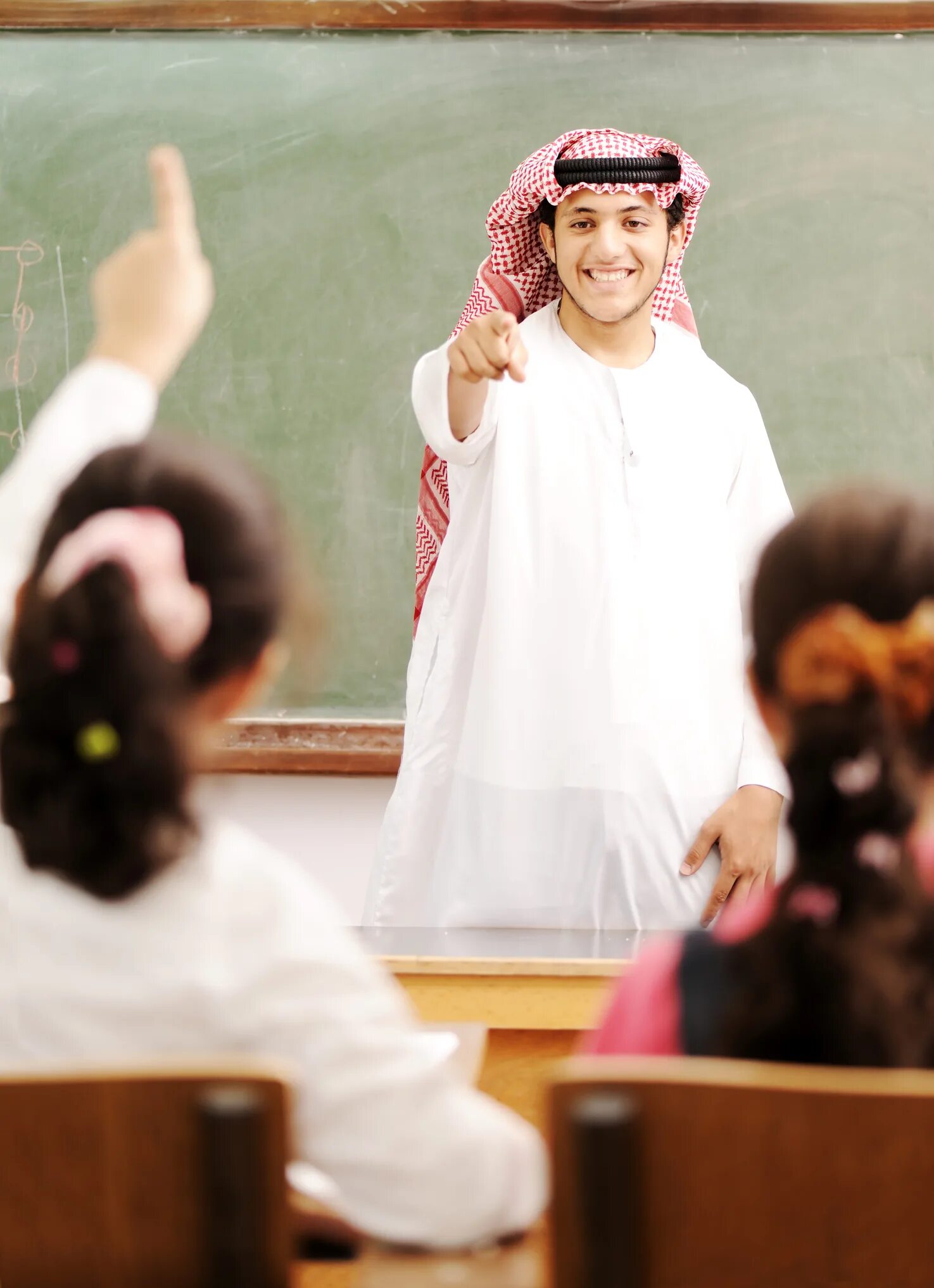 Школа на арабском. Учитель в Исламе. Мусульманский учитель. Учитель мусульманин. Учитель мусульманка.