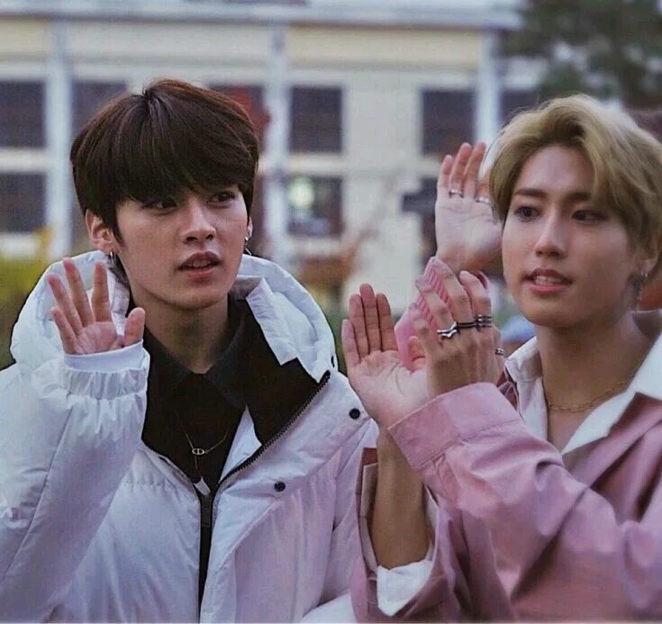 Хёнждин stray kids 2022. Minsung stray kids. Moans stray kids. Сынмин stray 2022. Группа stray kids 2022.