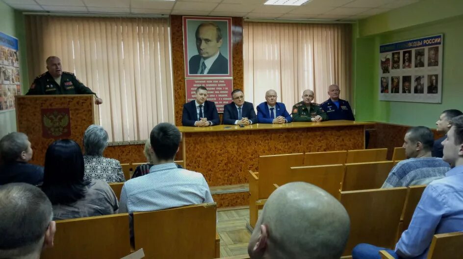 Работа военкомата калуга. Военкомат калуга поле свободы. военкомат в калуге ул поле свободы 18а. суворова 117 калуга военкомат. военный комиссариат калуга и ферзиковского района.