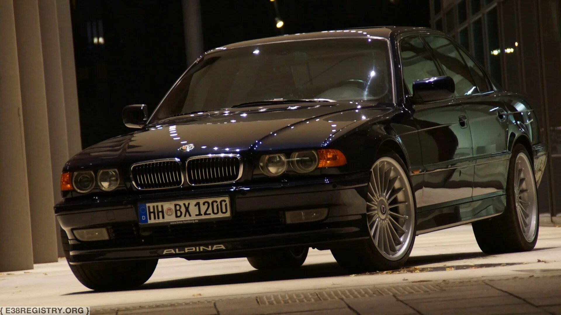 Бумер семерка. BMW 750 e38. БМВ 7 е38. БМВ 7 е38 бумер. Бумер 750 il е38.