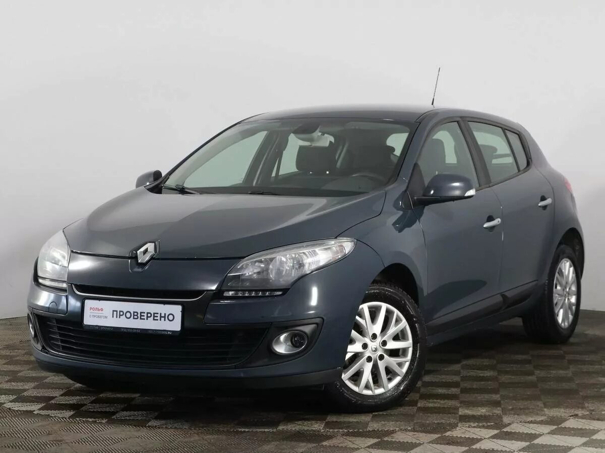 Рено меган 3 механика. Renault Megane 3. Рено Меган 3 хэтчбек 2013. Renault Megane 3 2013. Renault Megane 3 Hatchback.