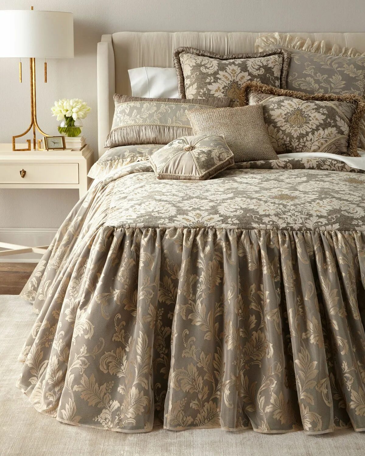 Bedding items. Постельное белье с маркусом. постельное белье элеганс. luxury bedding. покрывало luxury home lifestyle.