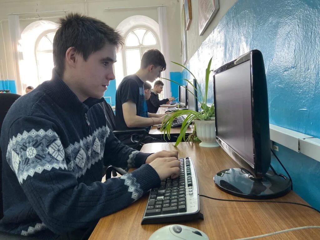 Оператор эвм колледжи. Оператор эвм кружок. колледж эвм. оператор кружок. оператор эвм камаз.