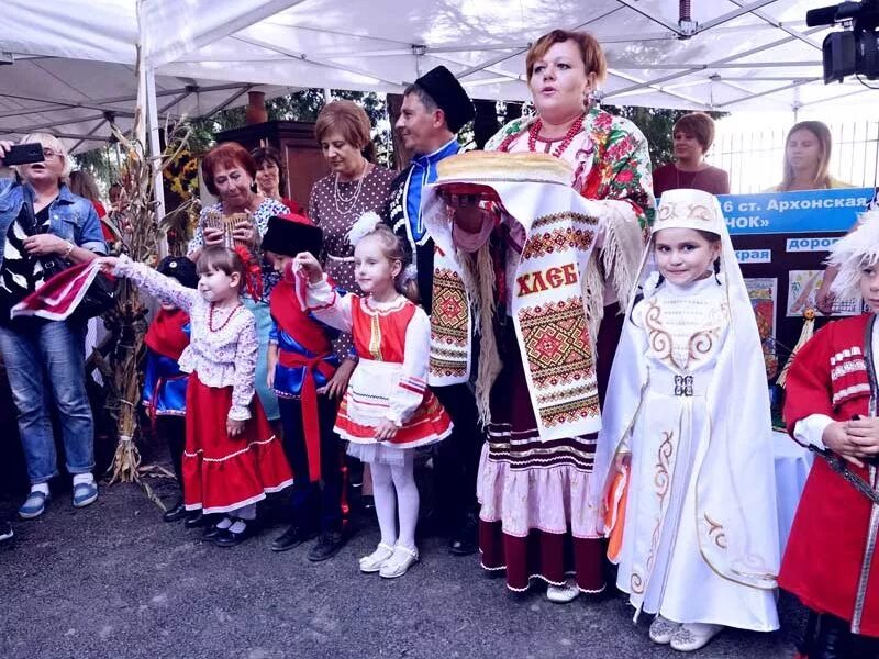 Погода в станице архонская. Станица Архонская Северная Осетия. Станица Архонская Владикавказ. Дом культуры Архонского сельского поселения. Станция Архонская.