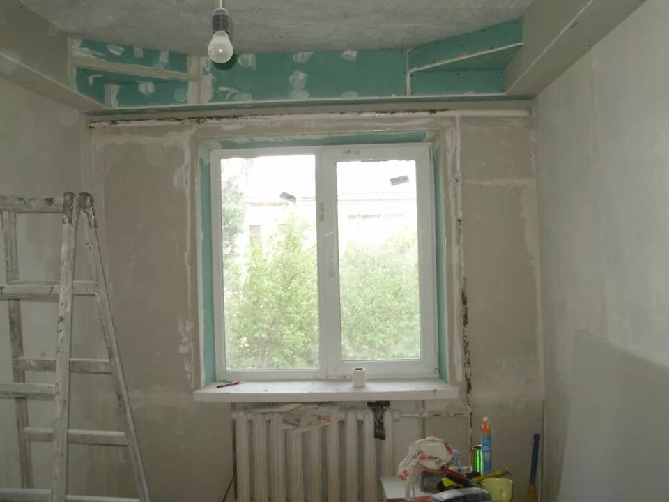 Выступ в хрущевке. Балка в панельной хрущевке. балки в хрущевке. хрущевка выступ в стене. потолочная балка в хрущевке.