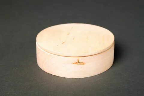Круглые деревянные шкатулки