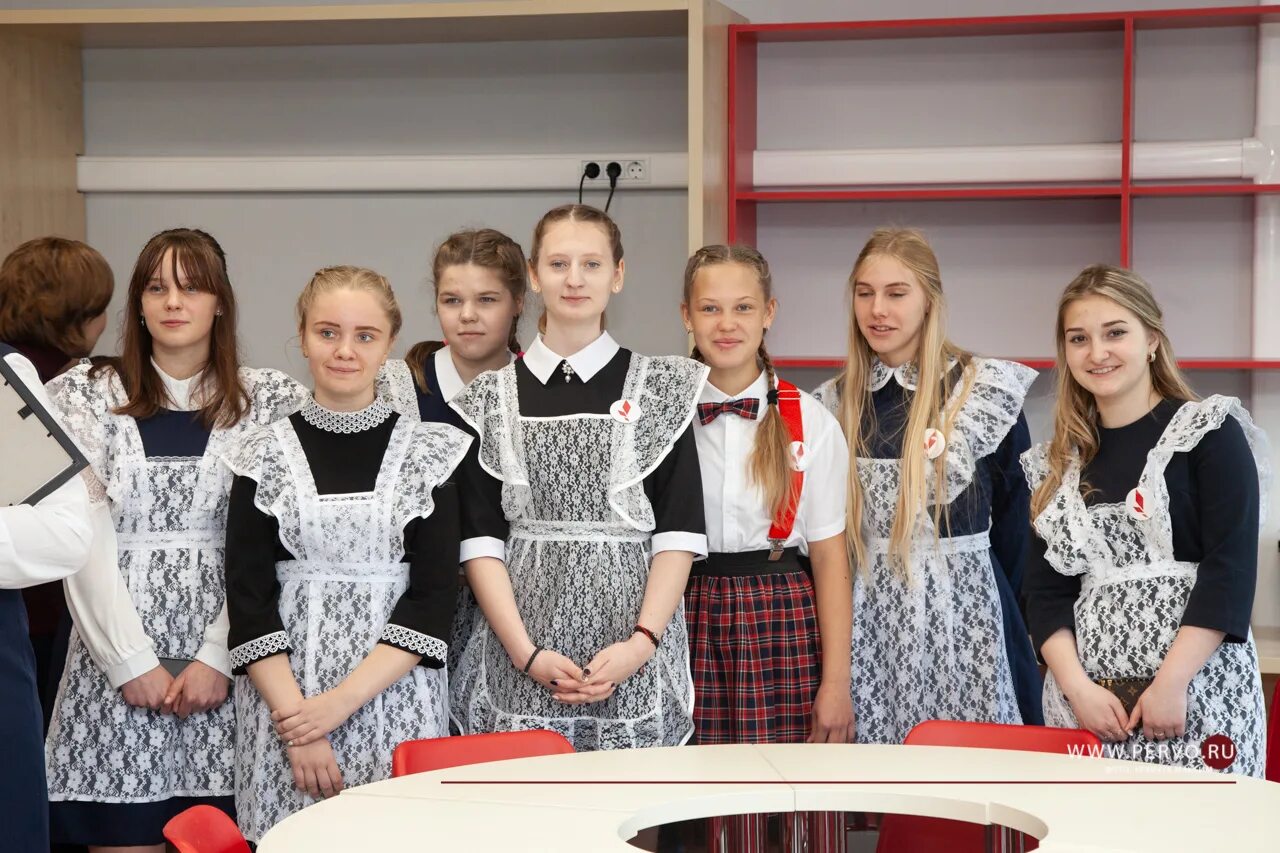 Новоуткинск школа. Новоуткинск школа. Новоуткинск школа 26 выпускники. Новоуткинск школа. Школа 26 новоуткинск.