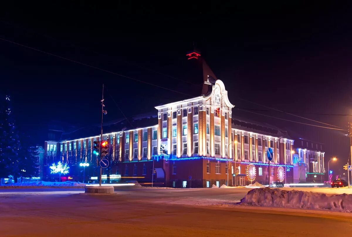 Город Гусев площадь. Центральная площадь Гусев Калининградская область. Зимний Гусев Калининградской обл. Гусев ночью Калининградская область.