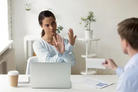 Женщинам отказывают в работе