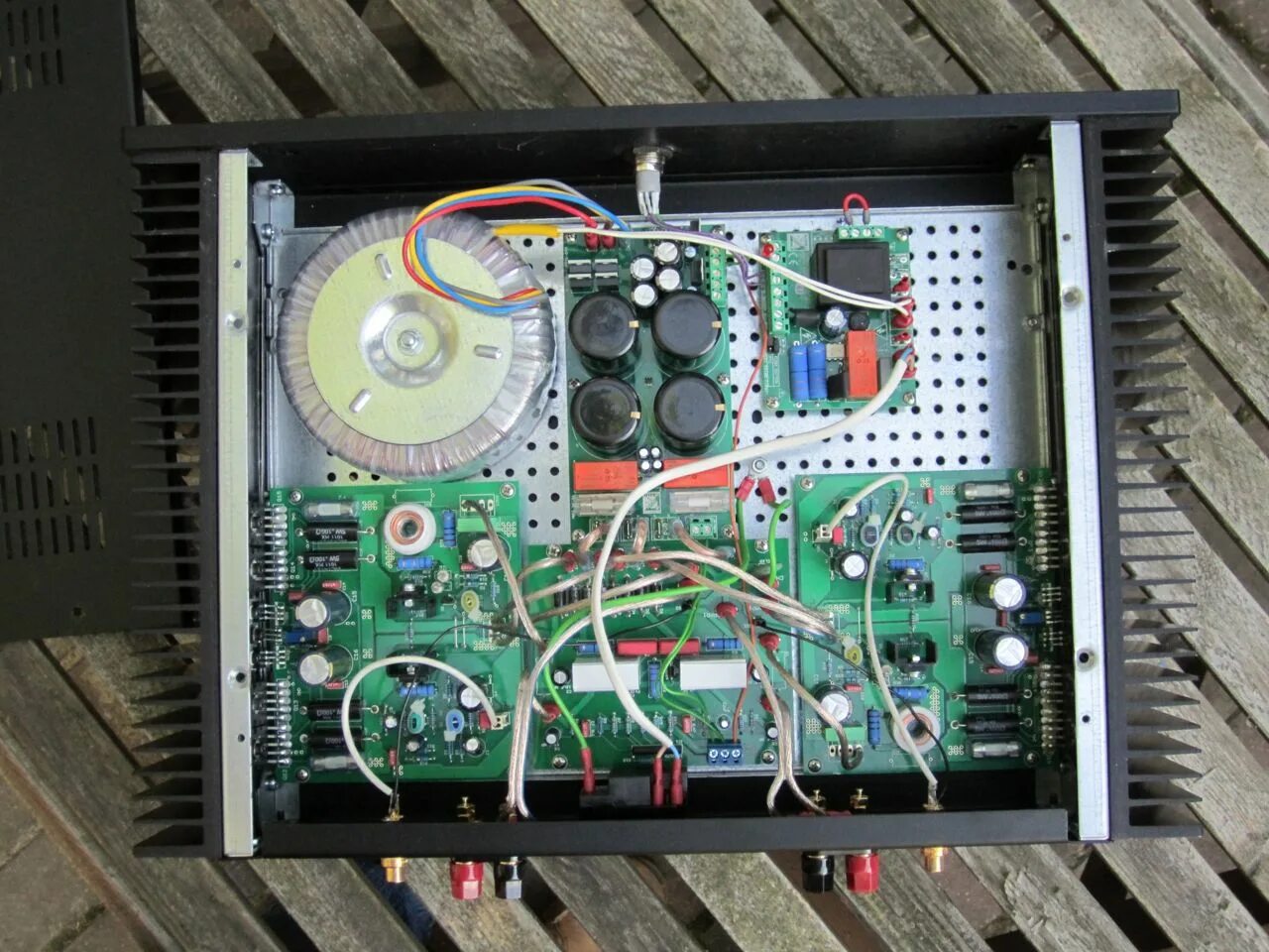 Amp class a. B100 усилитель. amplifier class a. t a amplifier400 watt ab class. усилитель bang olufsen.