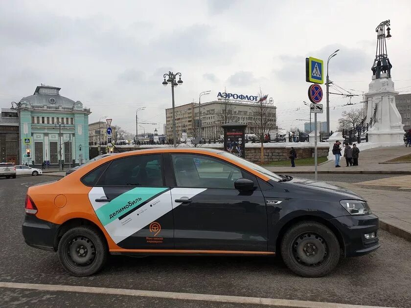 Делимобиль вне зоны. Каршеринг в Москве Volkswagen. Фольксваген поло Делимобиль. Мини Купер каршеринг. Шкода Делимобиль.