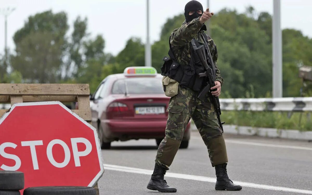 На украине ввели чп. Военное положение. Чрезвычайное и военное положение. Чрезвычайное положение фото. Режим военного положения.