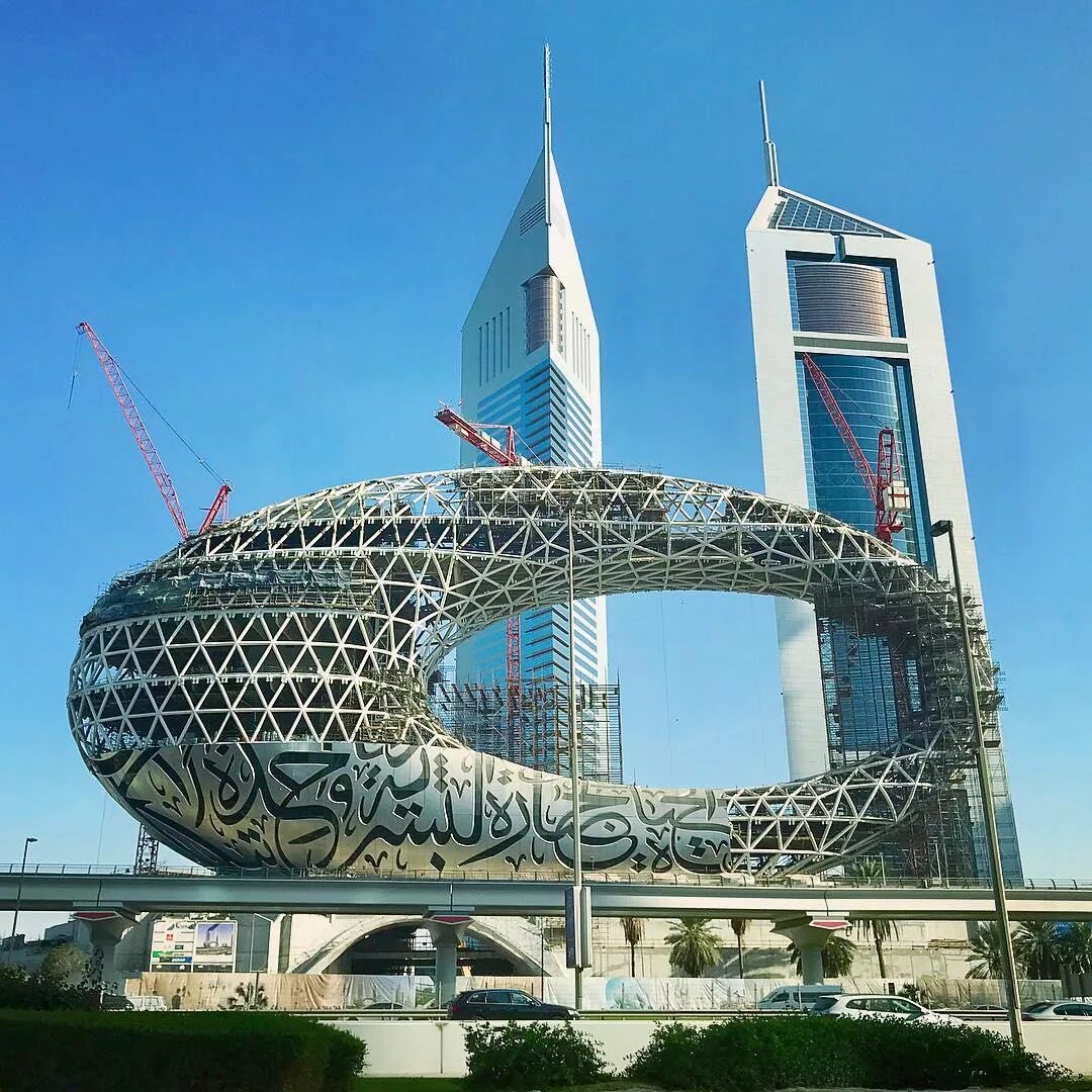 сантьяго калатрава валенсия. глаз здания. валенсия архитектура калатрава. калатрава валенсия город искусств и наук. хемисферик в валенсии.