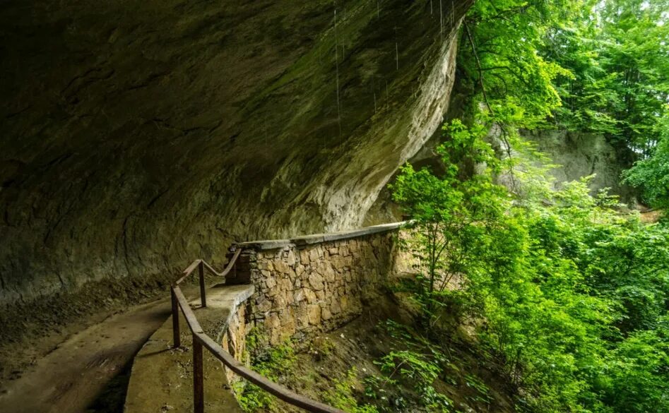 Медовые водопады в кисловодске кисловодск. Курортный бульвар 15а кисловодск. Замок коварства кисловодск. Скала малёва кисловодск. Кисловодск куда ехать.