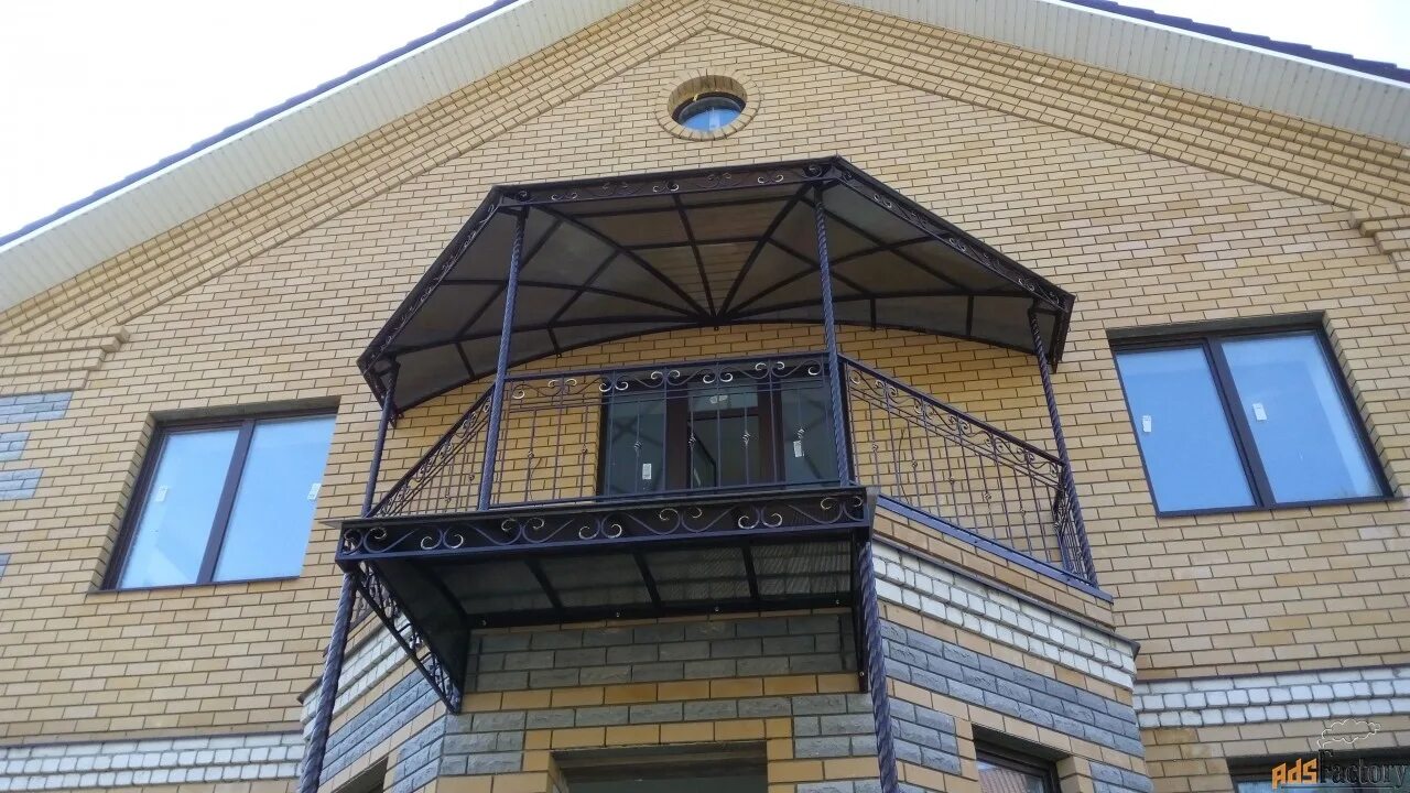 Крыша балкона фото частного дома Навес над балконом в частном доме 59 фото