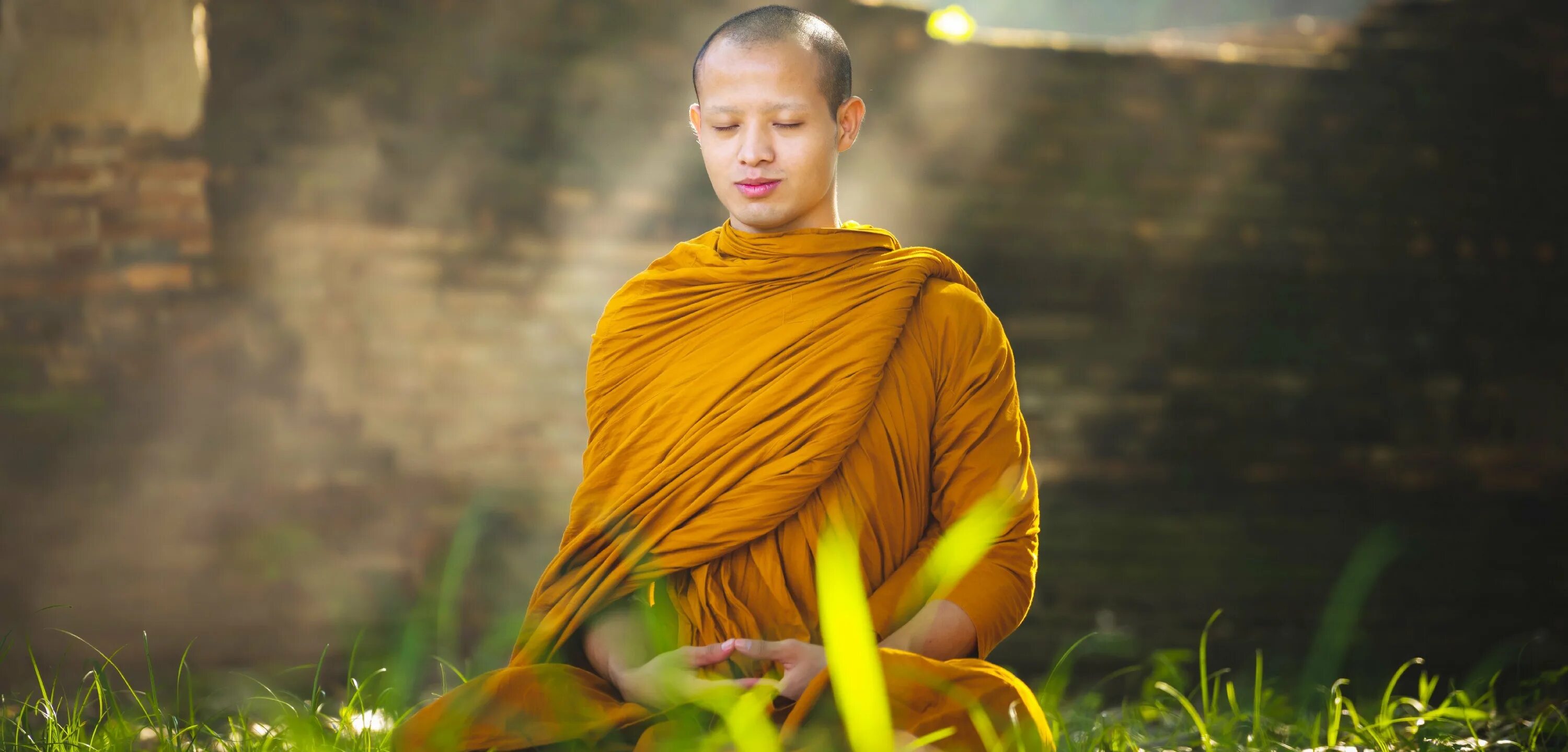 Буддист монах будха. Храм даос монах медитирует. Буддийская медитация. Буддийский монах медитация. Монах медитирует