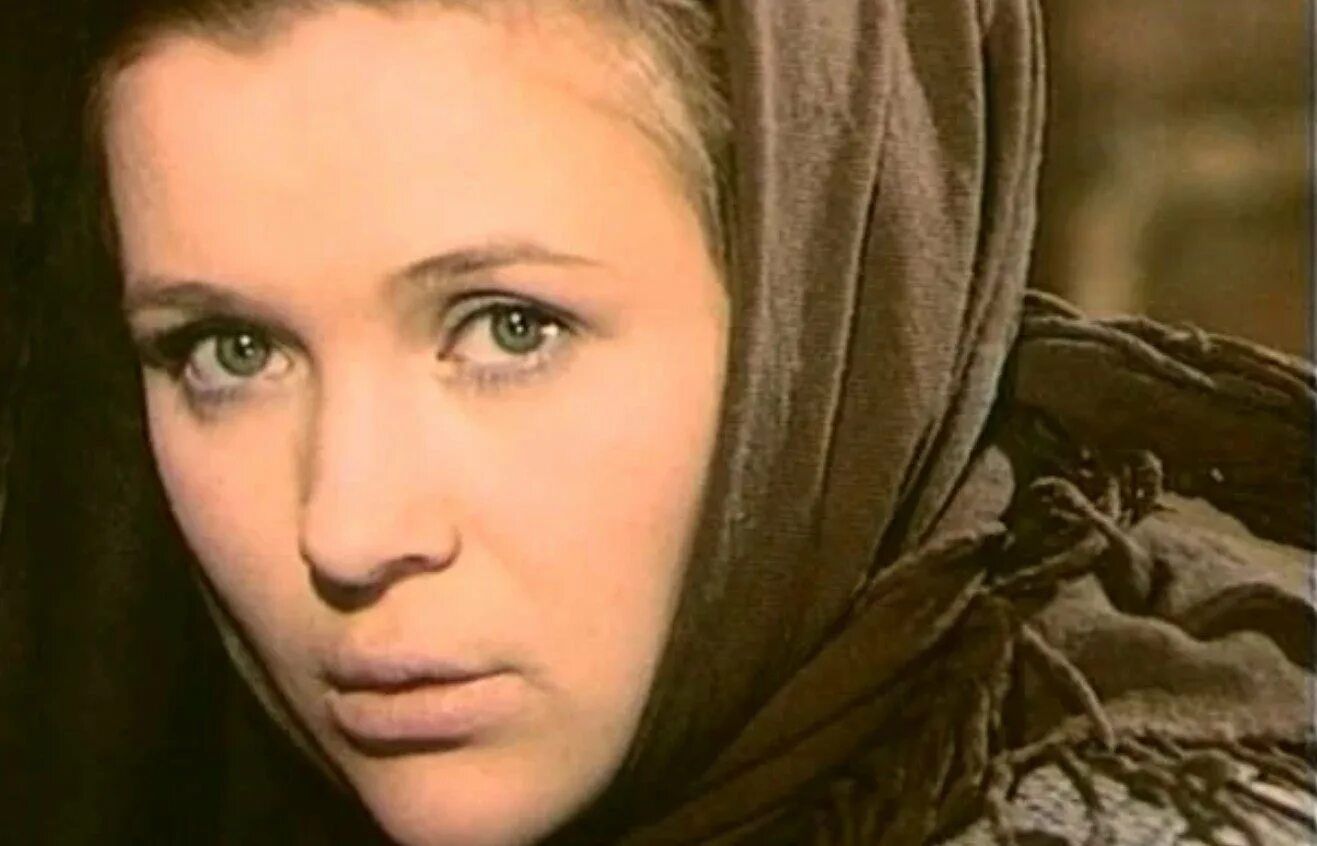 Нина русланова вечный зов. Пистимея макаровна тени исчезают. Пистимея макаровна. Тени исчезают в полдень фильм 1971. Вася свистунов актер тени исчезают в полдень.