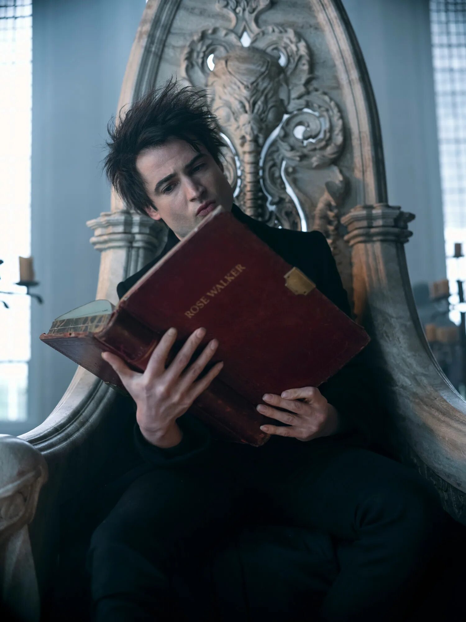 Песочный человек том. Песочный человек сериал 2022. Песочный человек сериал 2022. Песочный человек том. Песочный человек нил гейман сериал.