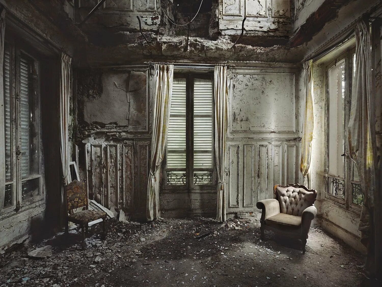 Мистическая квартира. Заброшенный дом внутри. Заброшенная комната. Старая заброшенная комната. Заброшенные дома внутри.