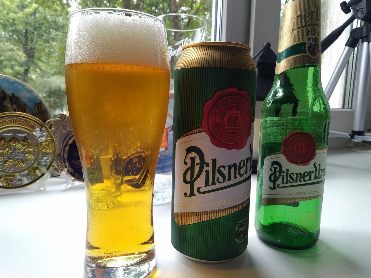 Чешское пиво Пилснер. Pilsner Urquell. Чешское пиво Пилзнер. Пилзнер Урквелл пиво. Пиво лагер светлое фото