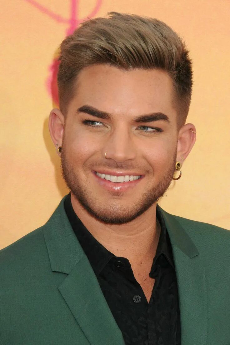 Адмич Ламберд. Adam Lambert Red Carpet. А дж ламберт