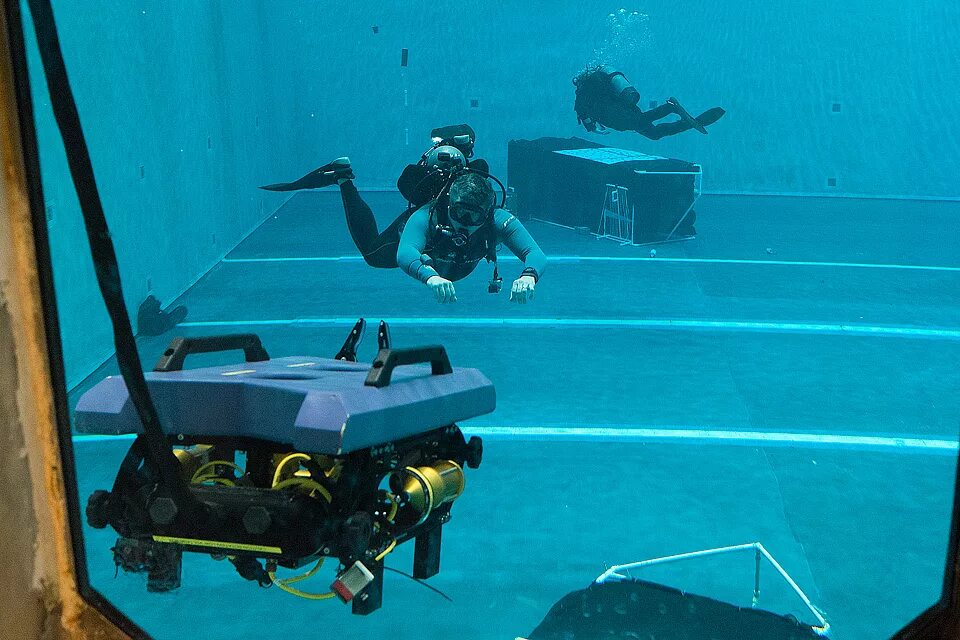 Подводная робототехника. Подводный робот. ROV подводный аппарат. МГТУ подводная робототехника.