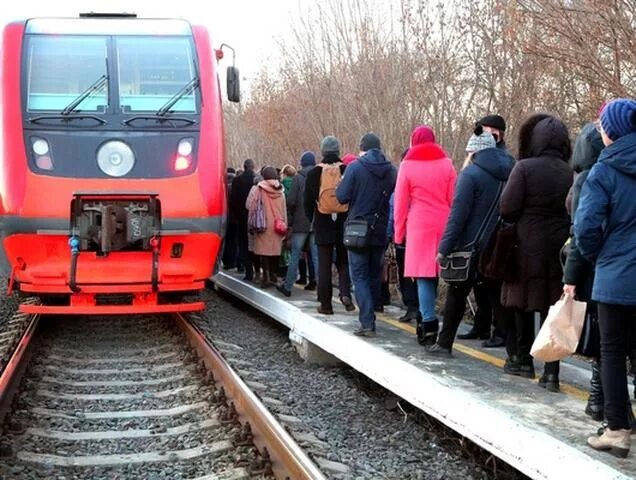 Поезд в новую жизнь. Рельсовый автобус дальнего следования. поезд белгород. городской поезд белгород. станция поезда в белгороде крейда.