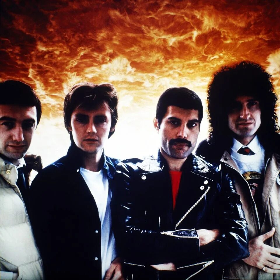 Queen back. Группа Queen 1980. Queen Band 1991. Группа Квин состав. Группа Квин главарь.