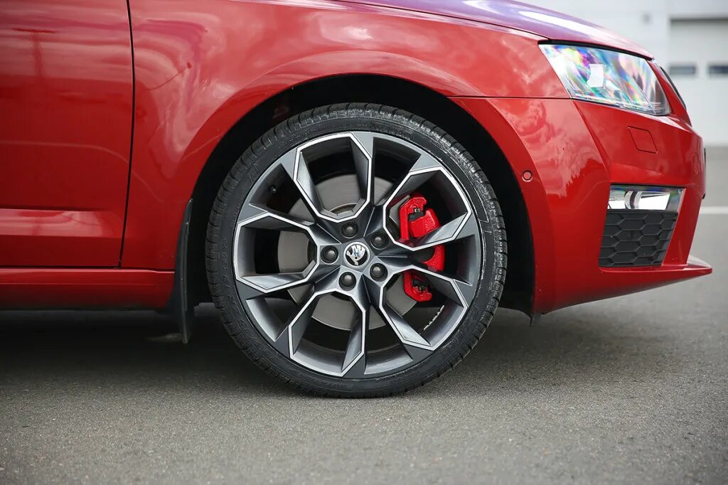 Диски шкода рс. Octavia rs r16. диски октавия rs 17. колеса шкода а7 rs. диски шкода октавия рс а7.