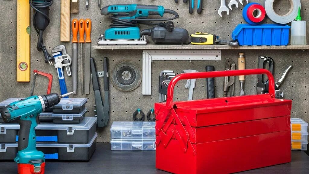 строительное оборудование. много инструментов. строительное оборудование. инструменты электрические строительные. оборудование для строительства.