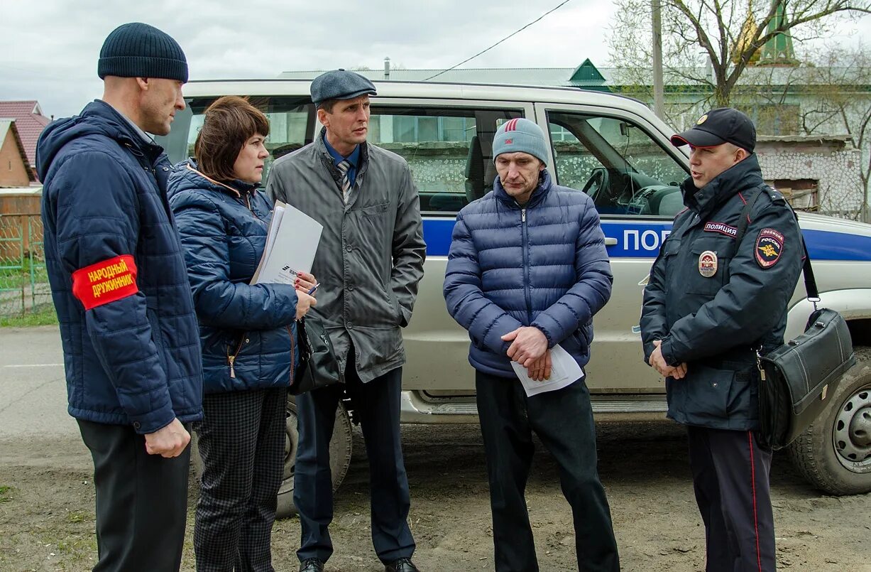 Калачинская полиция сайт. Полиция Калачинск Омская область. ГИБДД Калачинск сотрудники. Начальник полиции Калачинского района Омской области. Социальные учреждения омской области