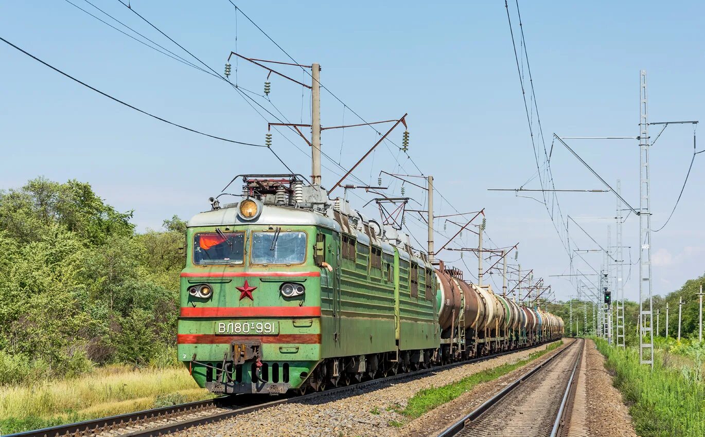 Вл80р батайск railgallery. Поезд петровал. Поезд петровал. Электровоз эп1м. Умет волгоградская область.