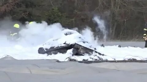 В домодедово водовоз врезался в самолет