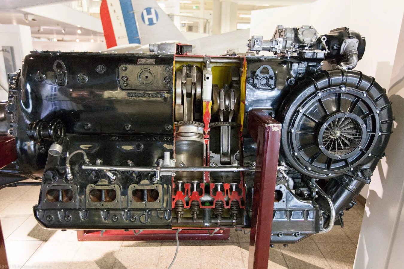 двигатель а-85-3а 12н360. двигатель арматы. танковый дизель 5тдф. а-85-3а (12н360). двигатель арматы.